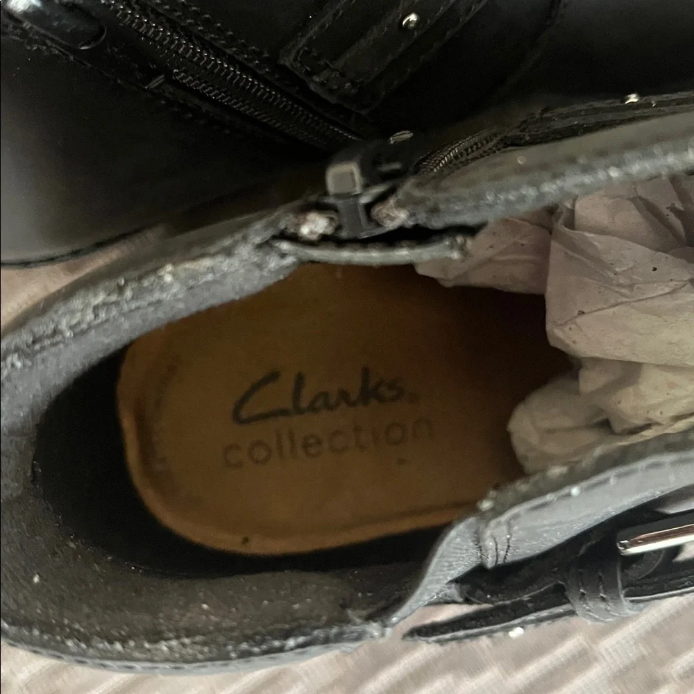 New Clarks Women's Danyelle Wish Zip Heeled Ankle Bootie Black NWT box